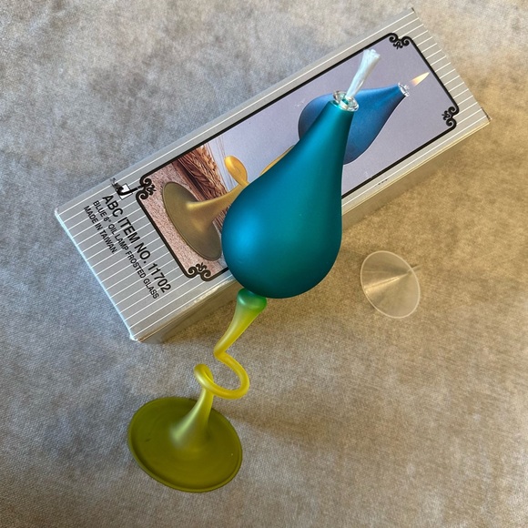 Satin Glass Oil Lamp Coiled Stem Blue Yellow Vintage New In Box Funnel Tip Cord - Picture 3 of 9